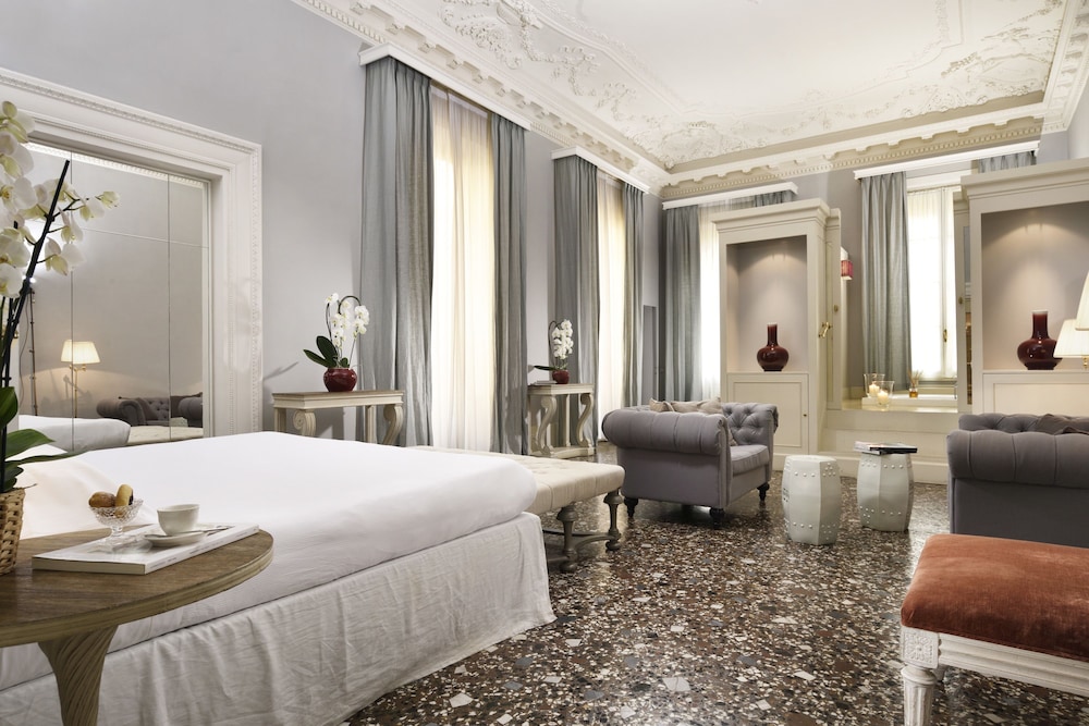 Junior Suite, Jetted Tub photo 1