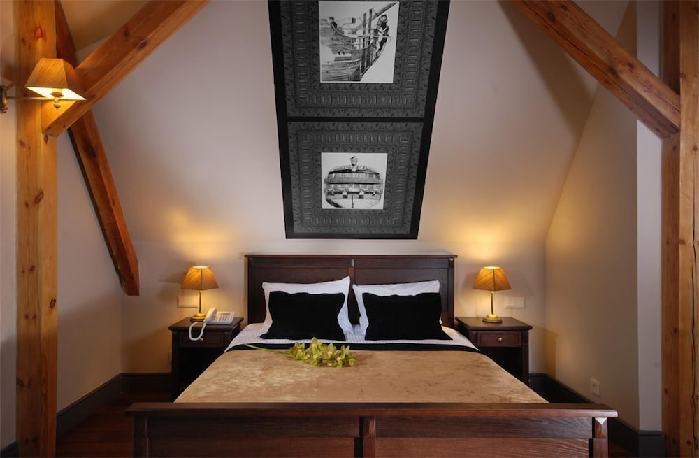 Classic Double or Twin Room - Photo 19