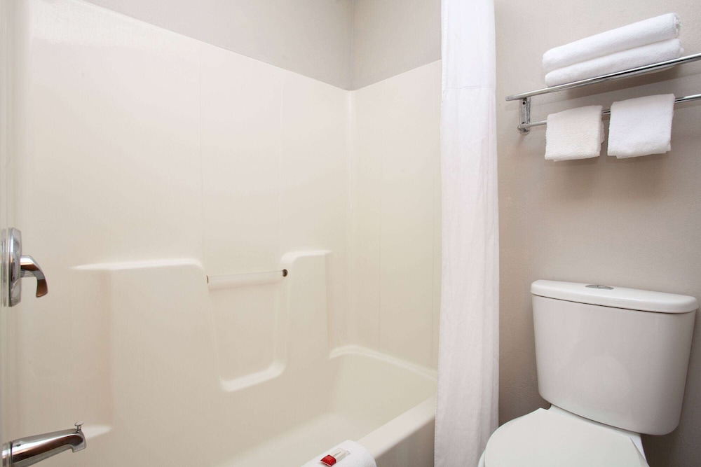 Suite, 2 Queen Beds - Photo 6