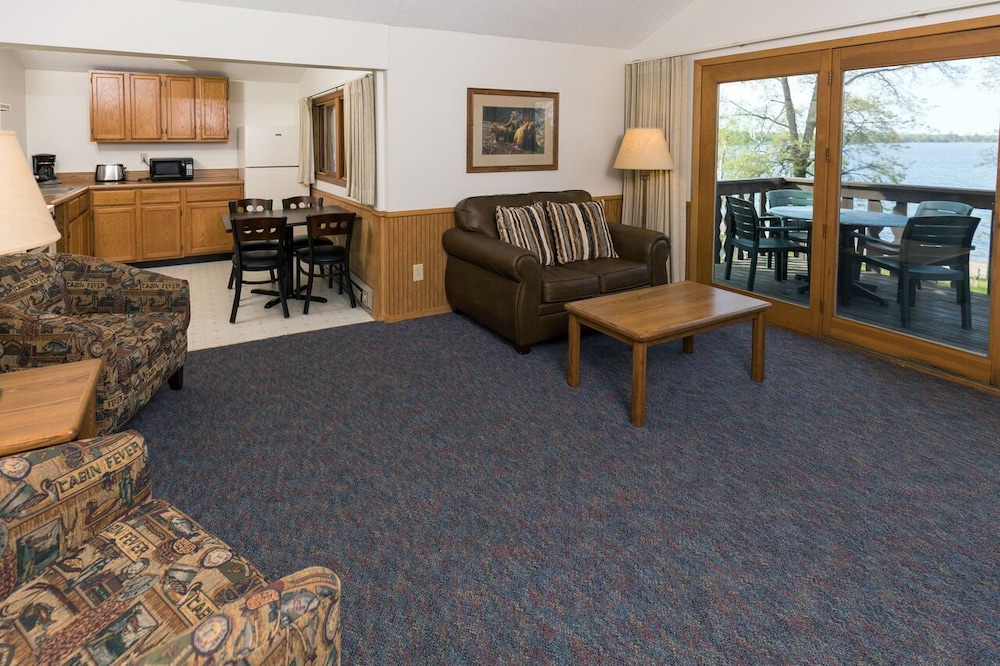 3 Bedroom Lakeview Cabin photo 1