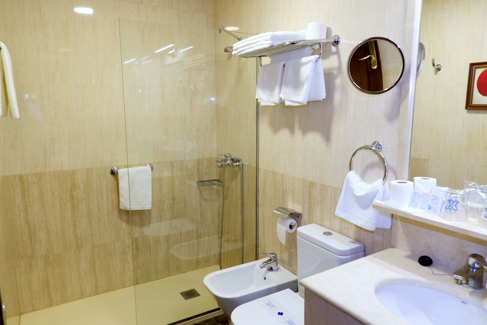 Triple Room - Photo 6
