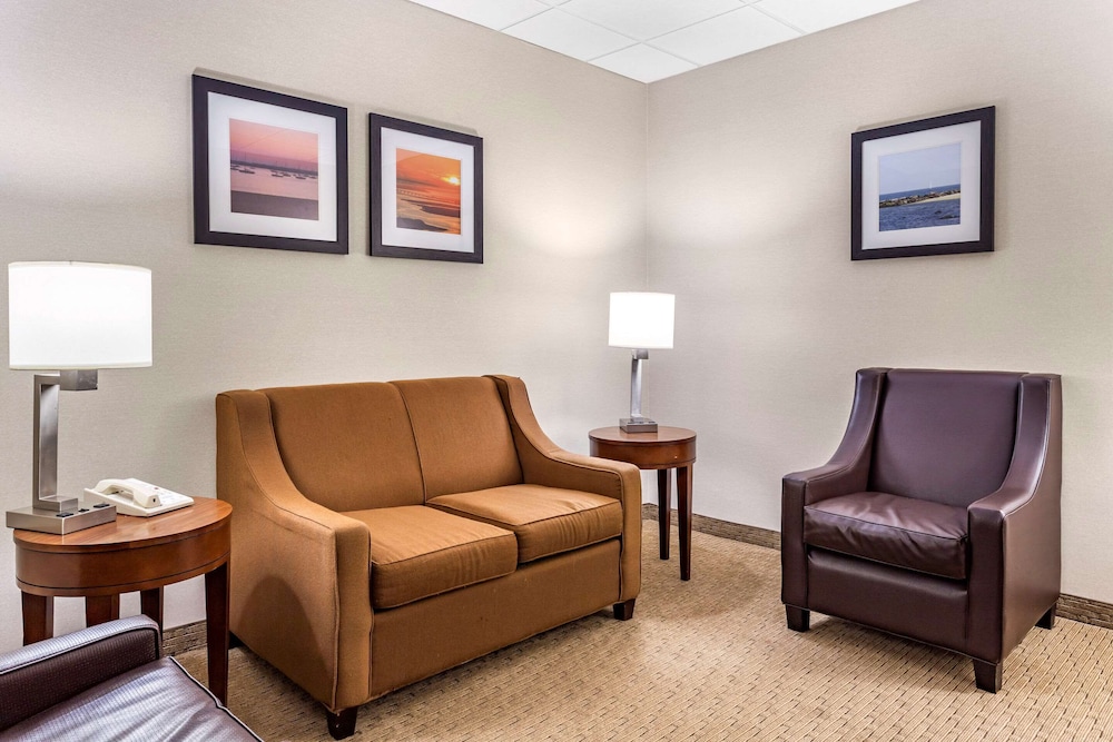 Suite, Multiple Beds, Non Smoking photo 3