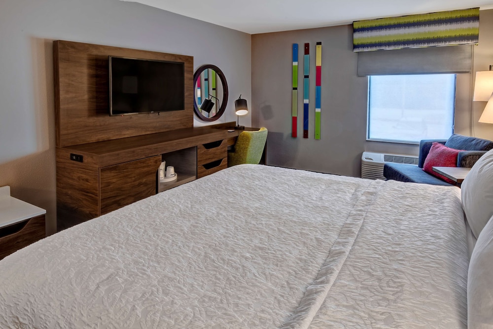 Suite, 2 Queen Beds, Refrigerator (Yearling Studio)