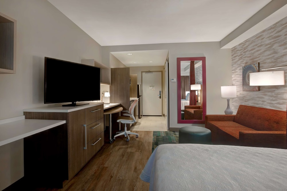 Room, 1 Queen Bed, Accessible, Balcony (Hearing, River View) - Photo 3