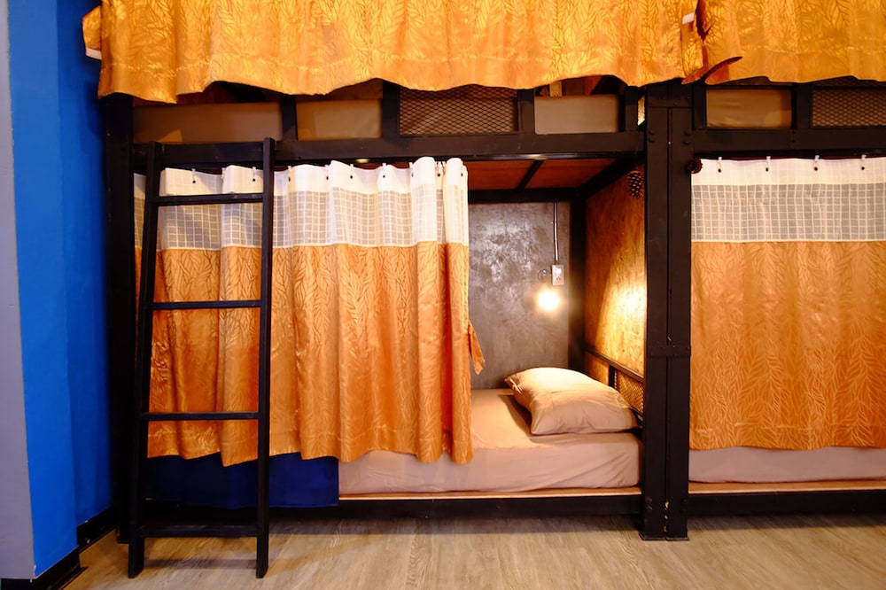 6-Bed Female Dormitory Room photo 3