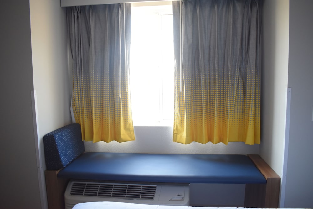 Suite, 1 King Bed, Non Smoking - Photo 4