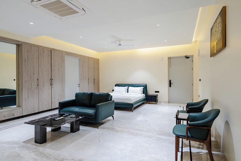 Deluxe Suite