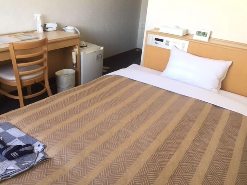 Standard Single Room, Smoking