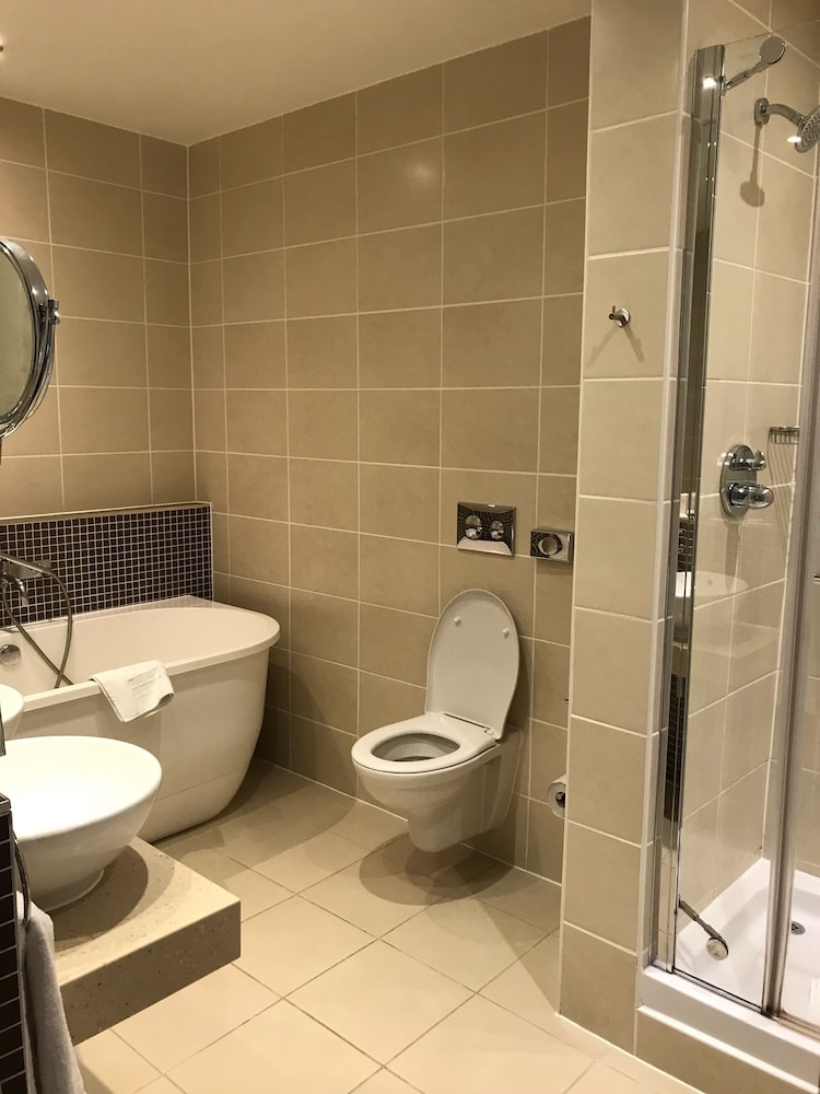 Executive Twin Room - Photo 8