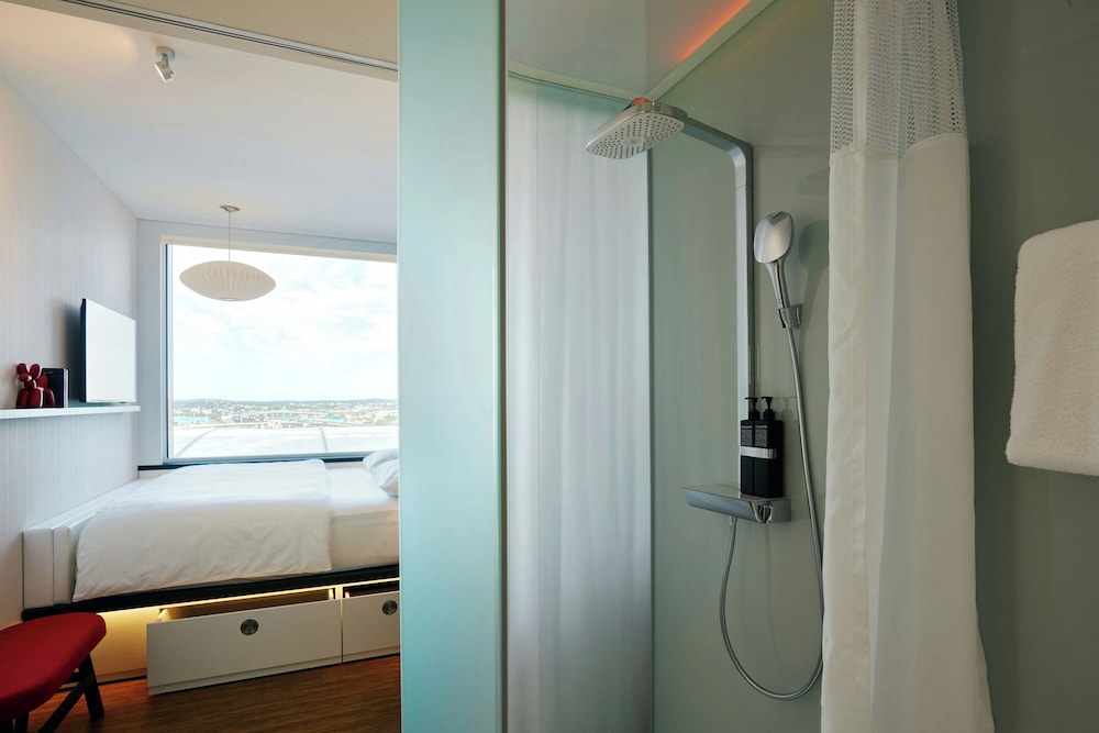 Premium Room, 1 King Bed (View)