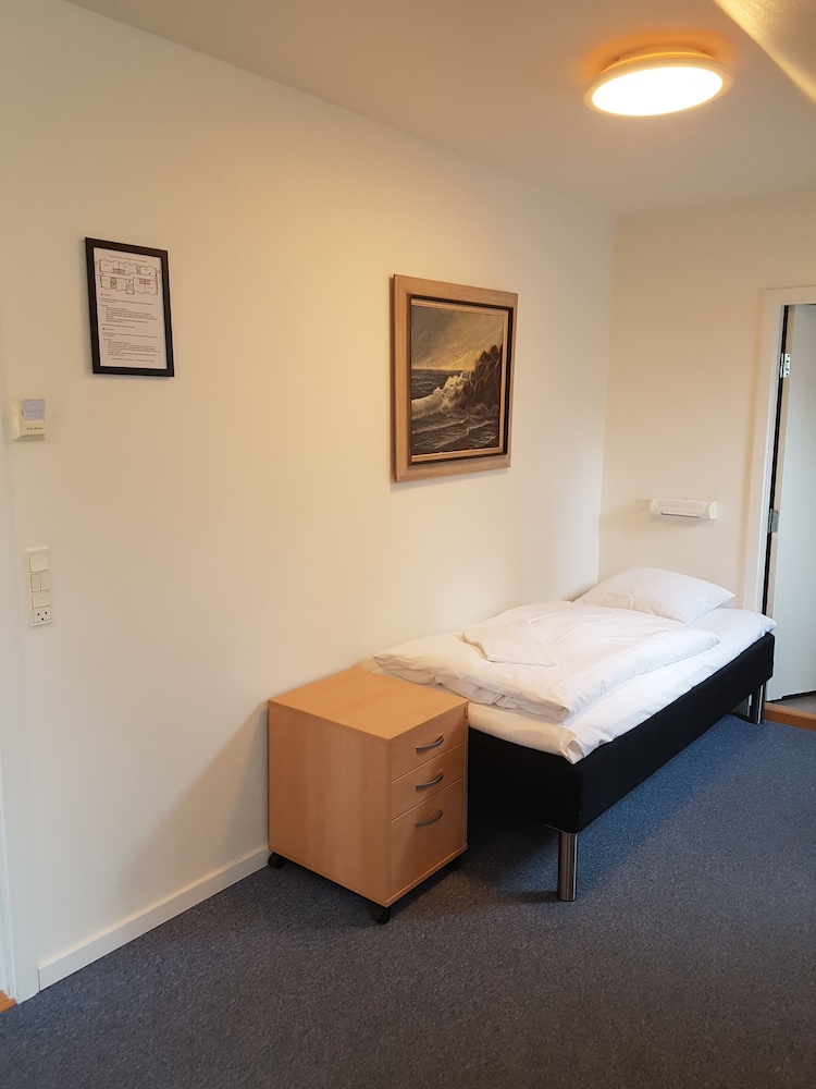 Basic Twin Room photo 2