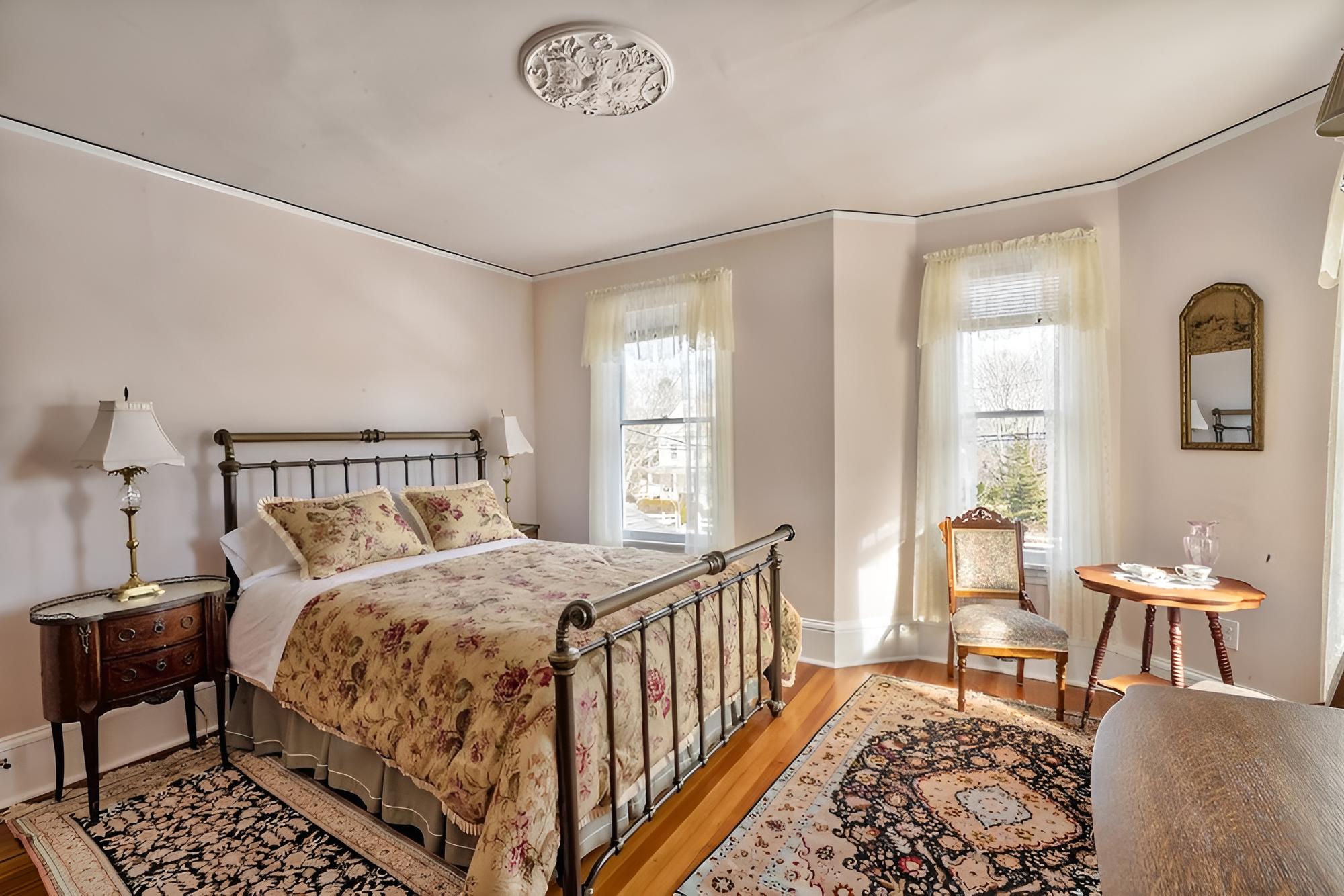 Romantic House, 4 Bedrooms, Kitchen, Garden View photo 1