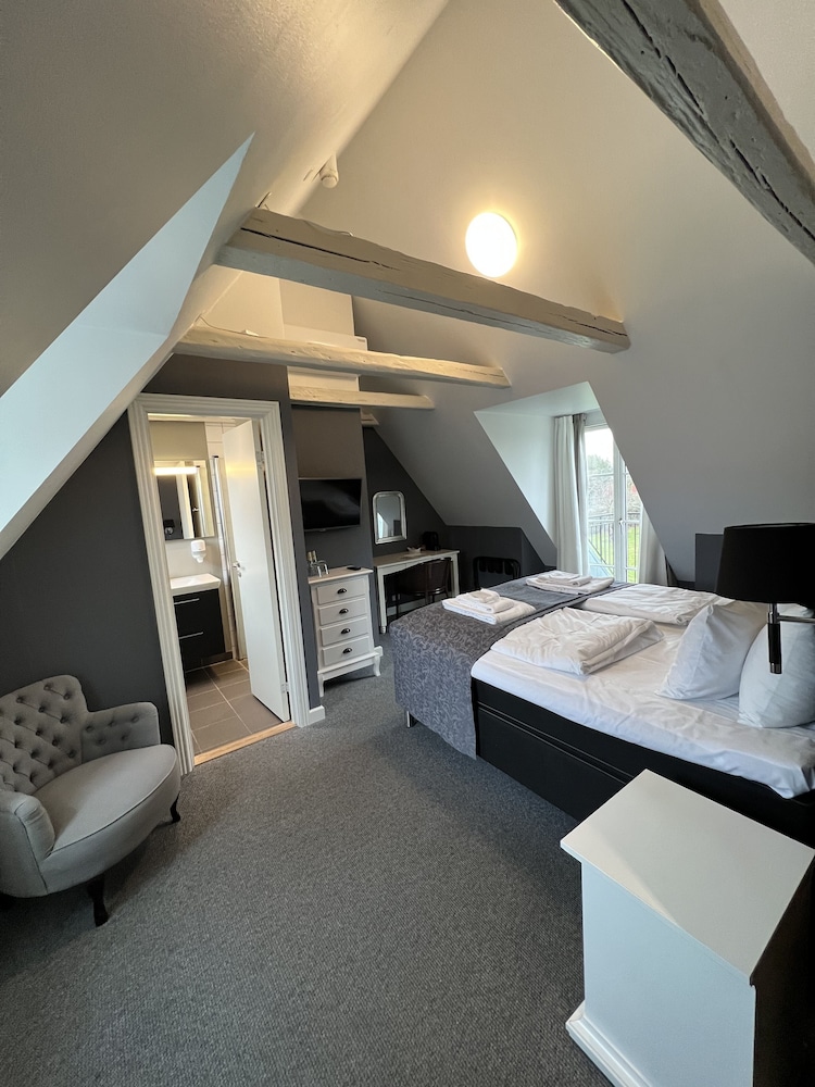 Standard Double Room photo 2
