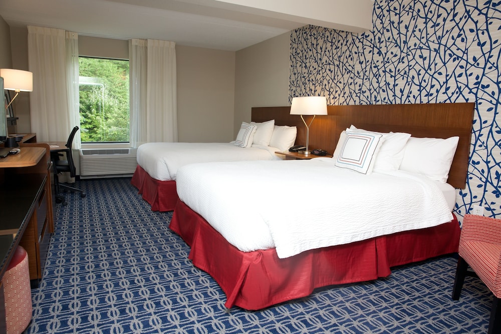 Room, 2 Queen Beds - Photo 6