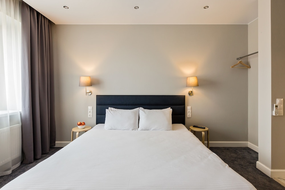 Deluxe Apartment, 1 King Bed, Kitchenette photo 1
