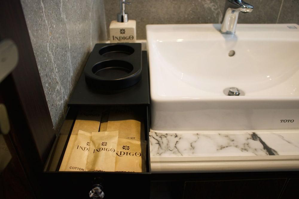 Premium Twin Room - Photo 6