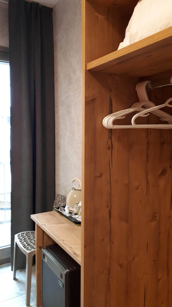 Deluxe Double or Twin Room, Private Bathroom