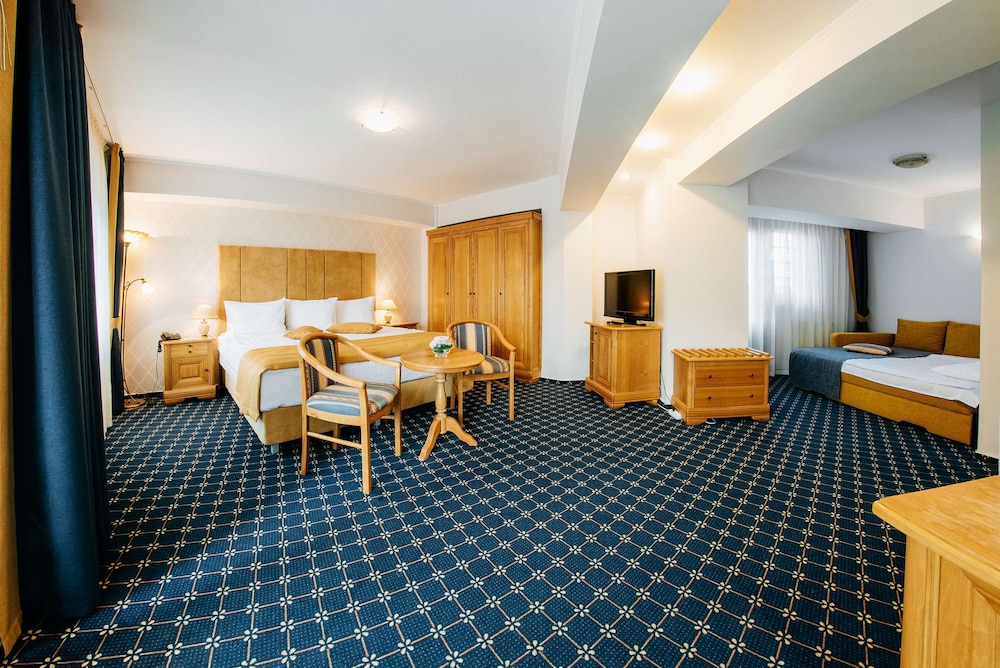 Junior Suite, Multiple Beds (with Sofabed) photo 1