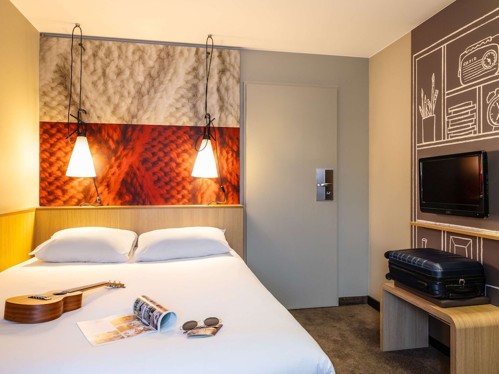 Room, 2 Twin Beds thumbnail 5