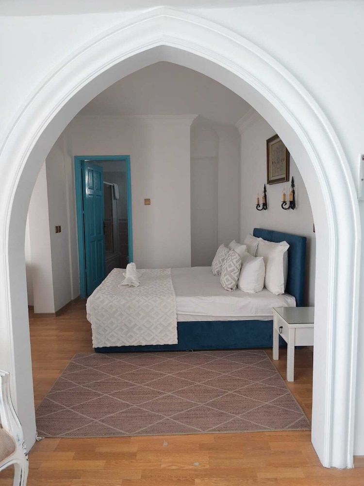 Suite, Mountain View