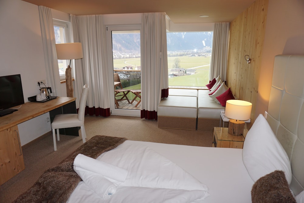 Panoramic Double Room, Balcony, Mountain View photo 3
