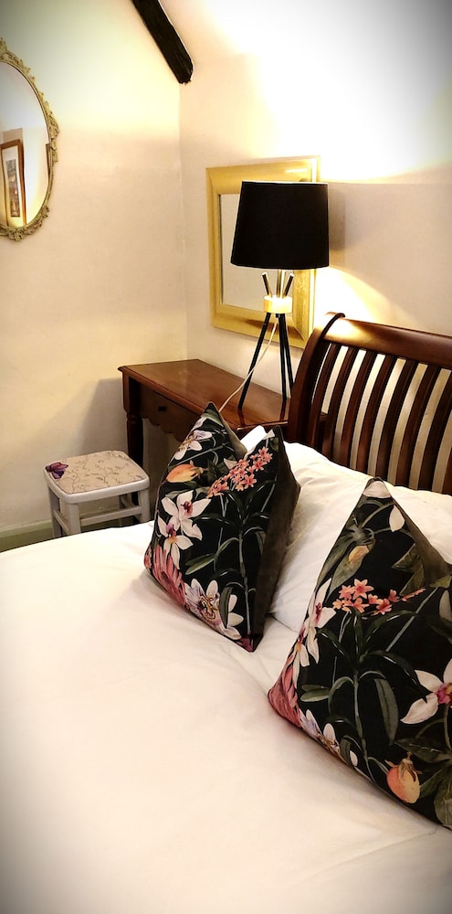 Suite, Ensuite photo 2