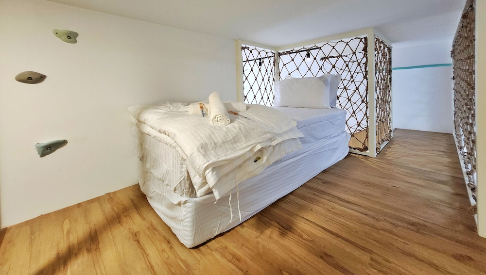 SpongeBob Theme Loft Apartment photo 3