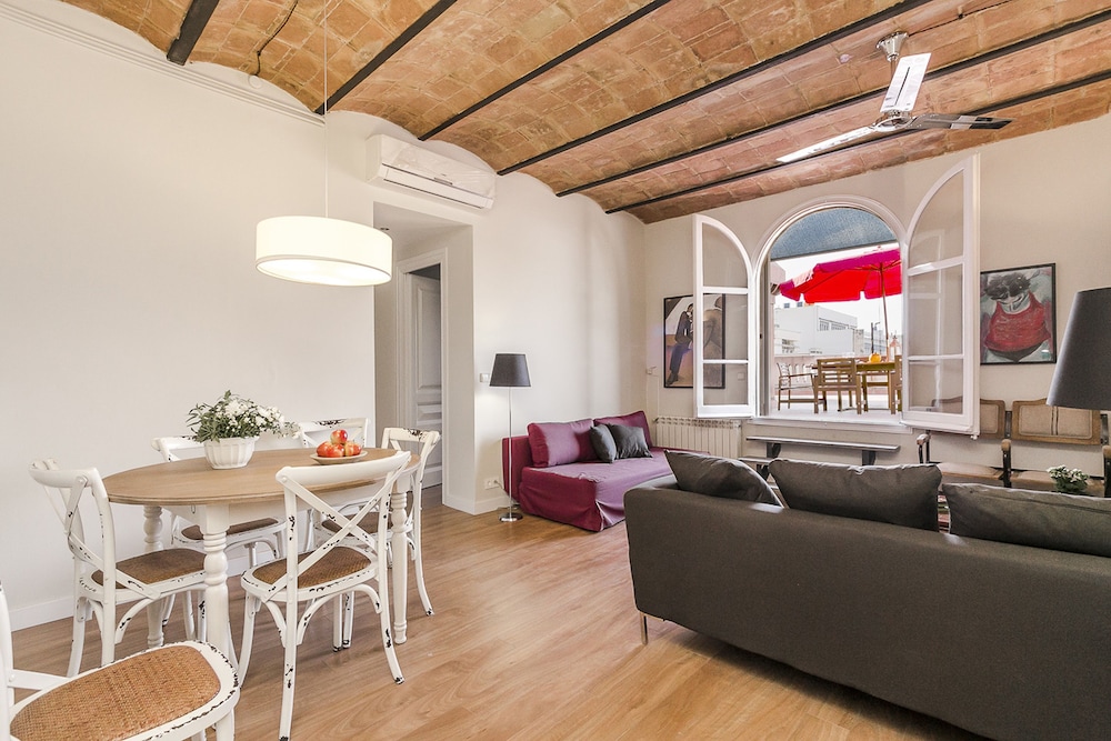 Ático, 3 habitaciones, Terraza, Vista a la ciudad (Pau Claris, 97)