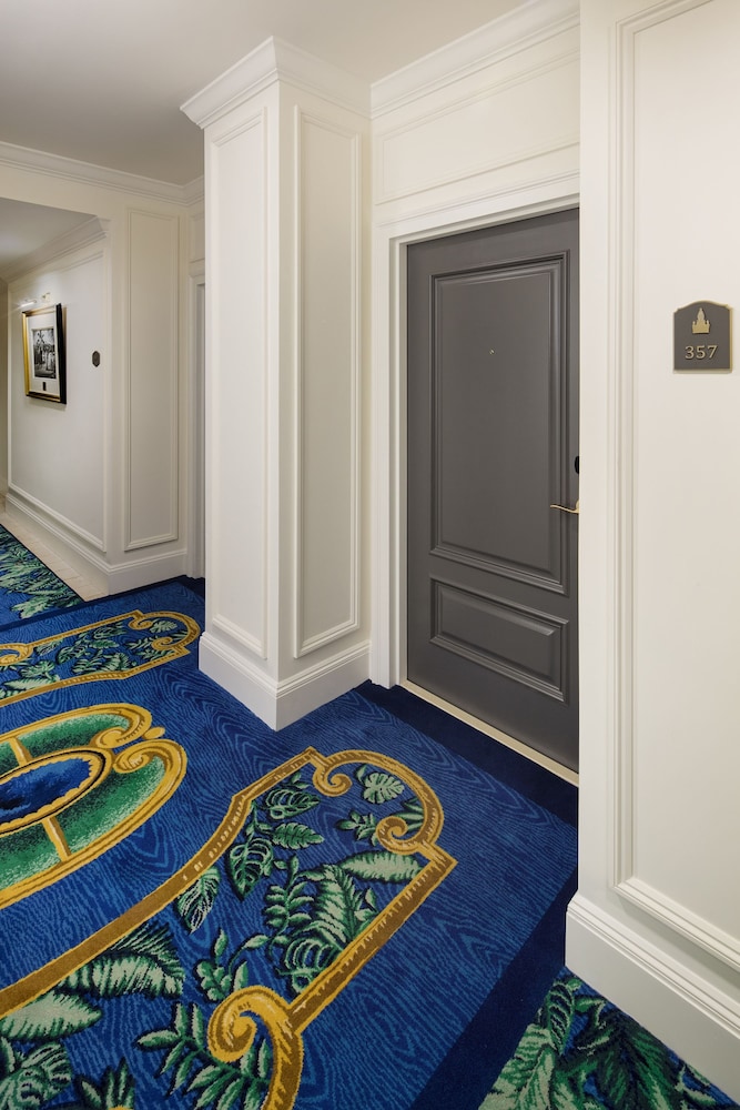 Suite, Multiple Beds, Terrace