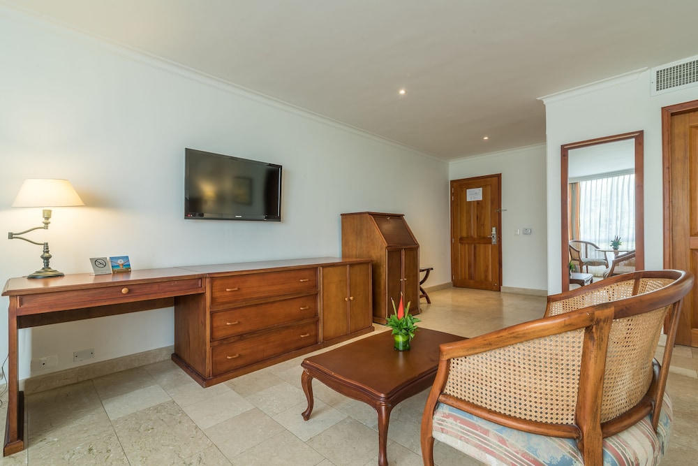 Studio Suite, 1 King Bed, Non Smoking - Photo 5