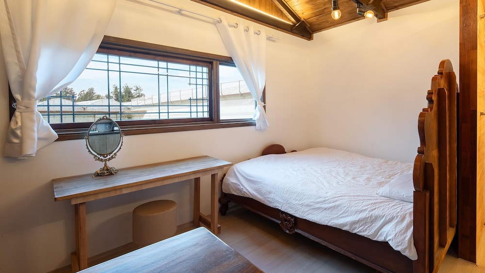 Basic Room, 1 Bedroom (unyeong 3) - Photo 1