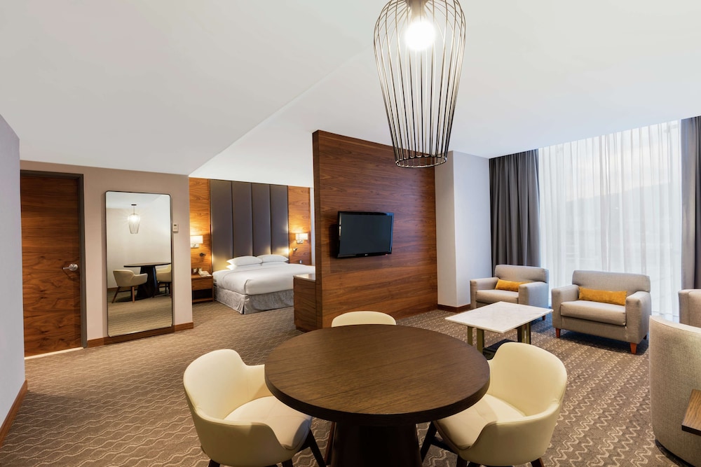 Suite, 1 King Bed, Non Smoking - Photo 1