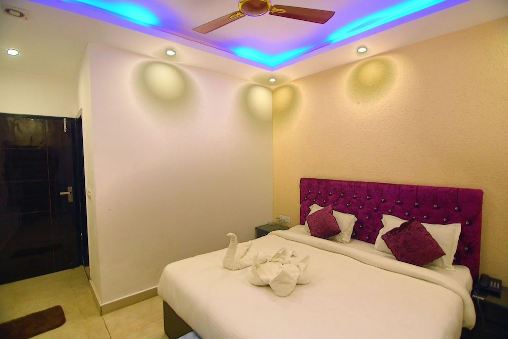 Deluxe Room, 1 Queen Bed, Non Smoking