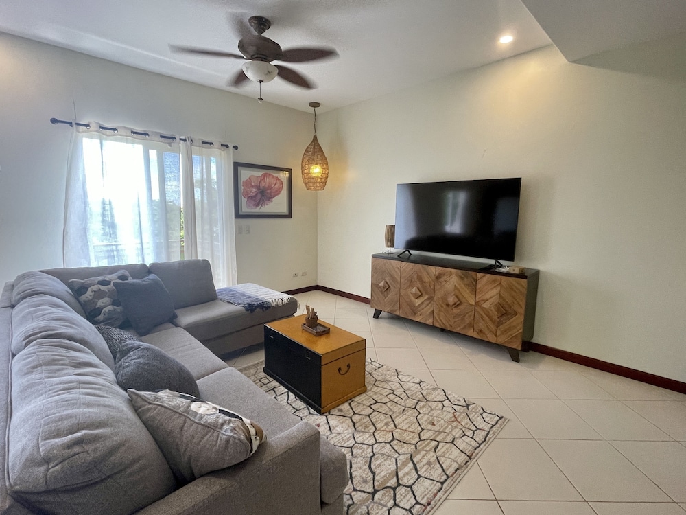 Condo, 2 Bedrooms
