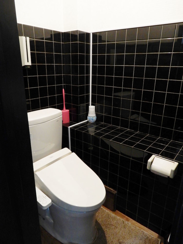 Single Room, Shared Bathroom photo 2
