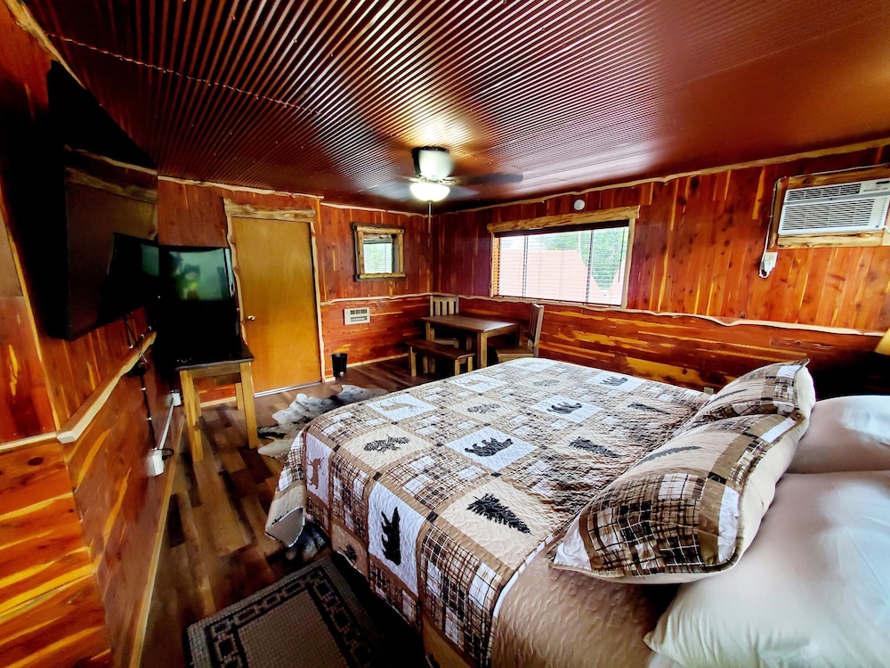 Standard Room, 2 Bedrooms, Non Smoking (302) photo 2