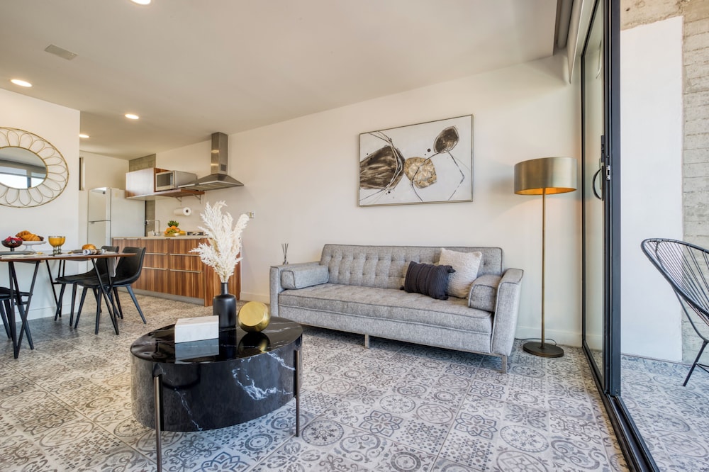 Premium Apartment with Balcony photo 1