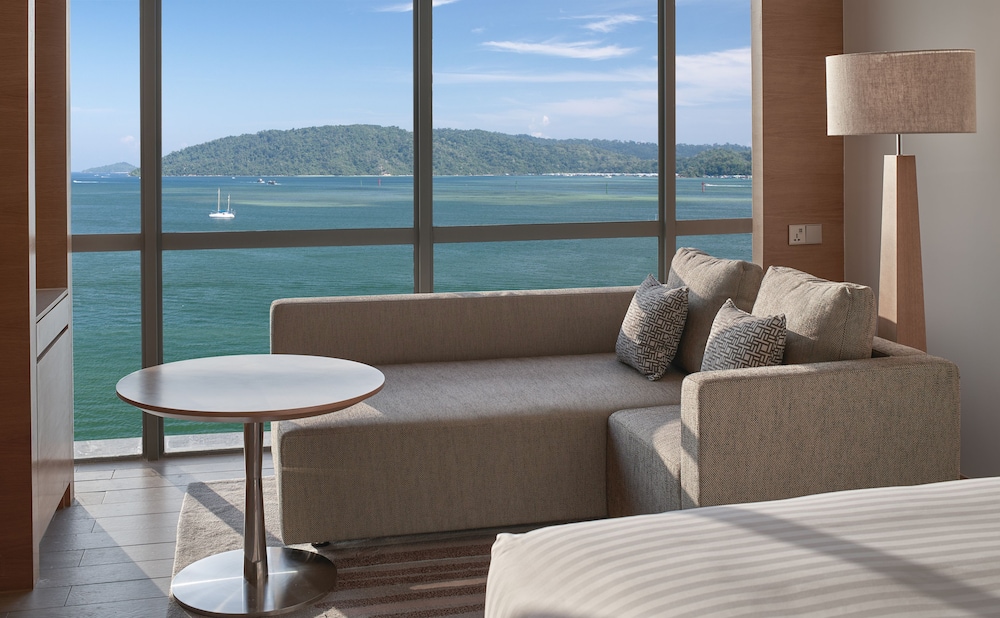 Club Suite, 1 Bedroom photo 2