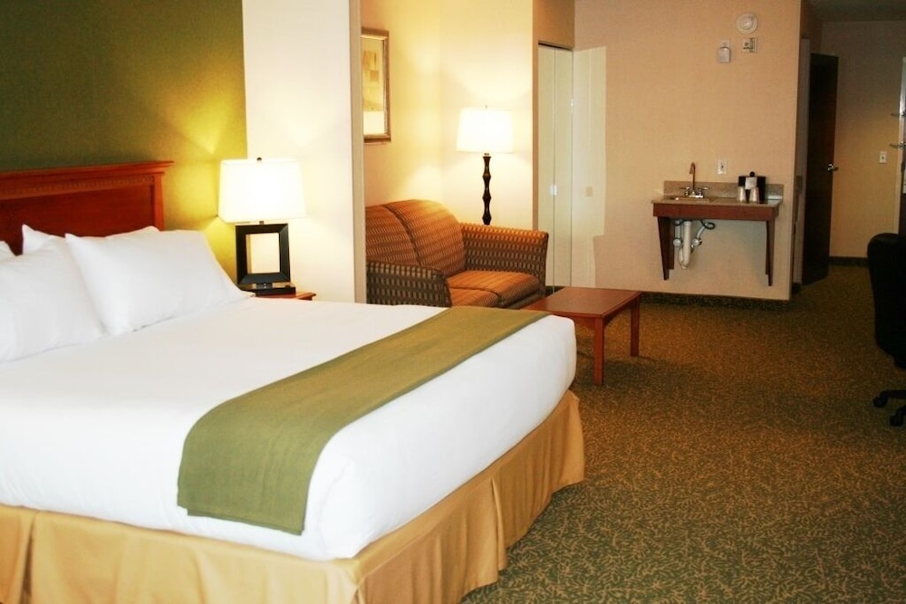 Standard Room, 1 King Bed, Mobility Accessible (Communications) - Photo 1
