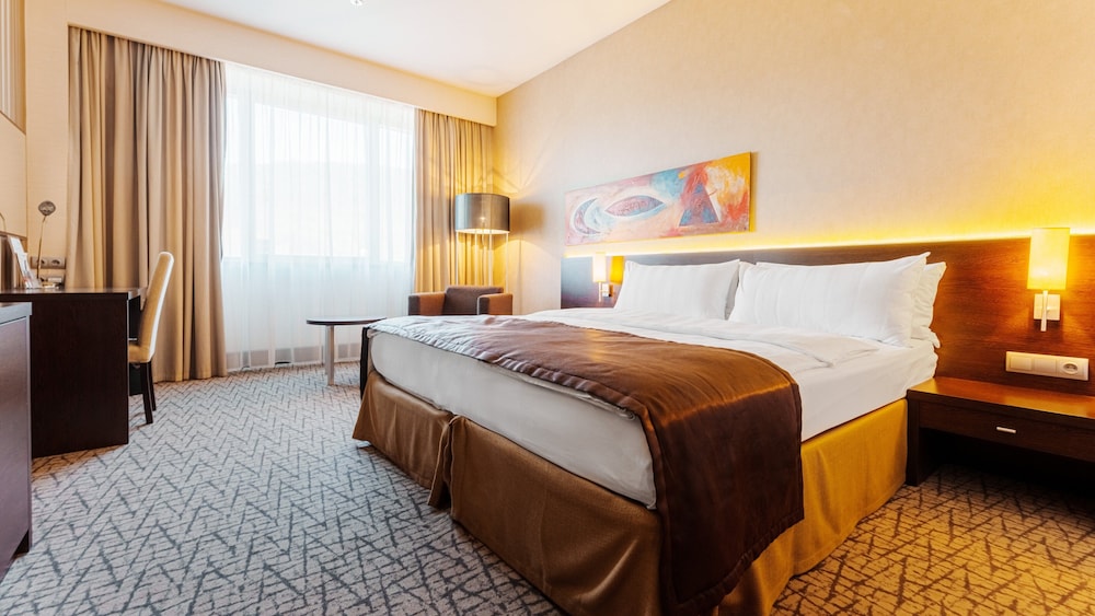 Suite, 1 King Bed with Sofa bed, City View - Photo 3