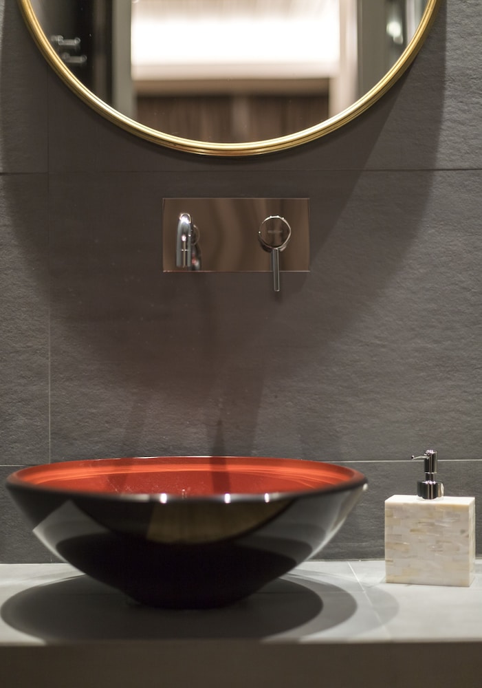 Suite - Photo 12