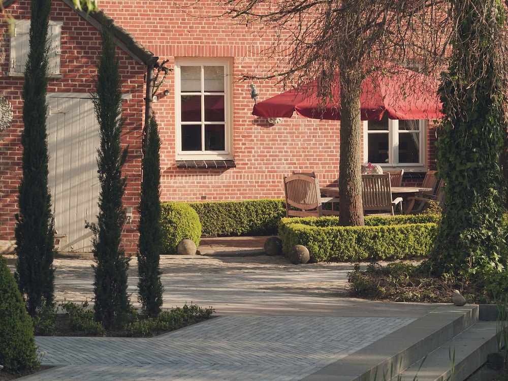 Villa photo 1
