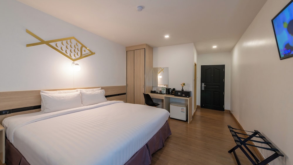 Deluxe Double Room, Pool View