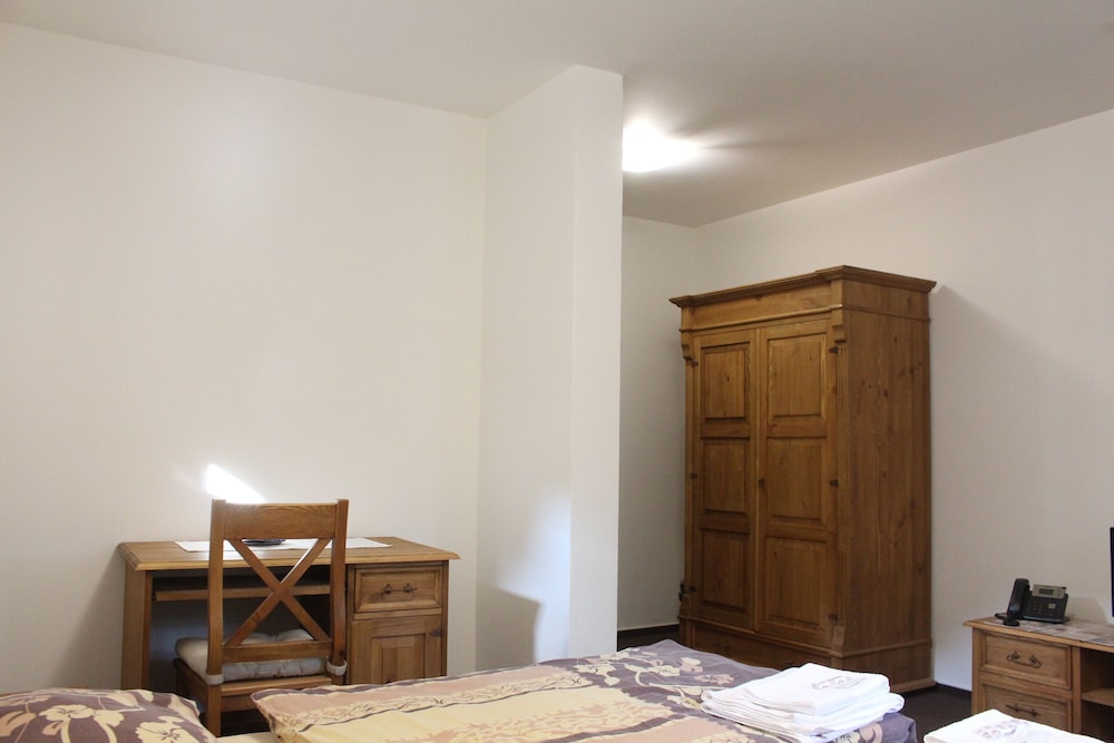 Business Twin Room photo 3