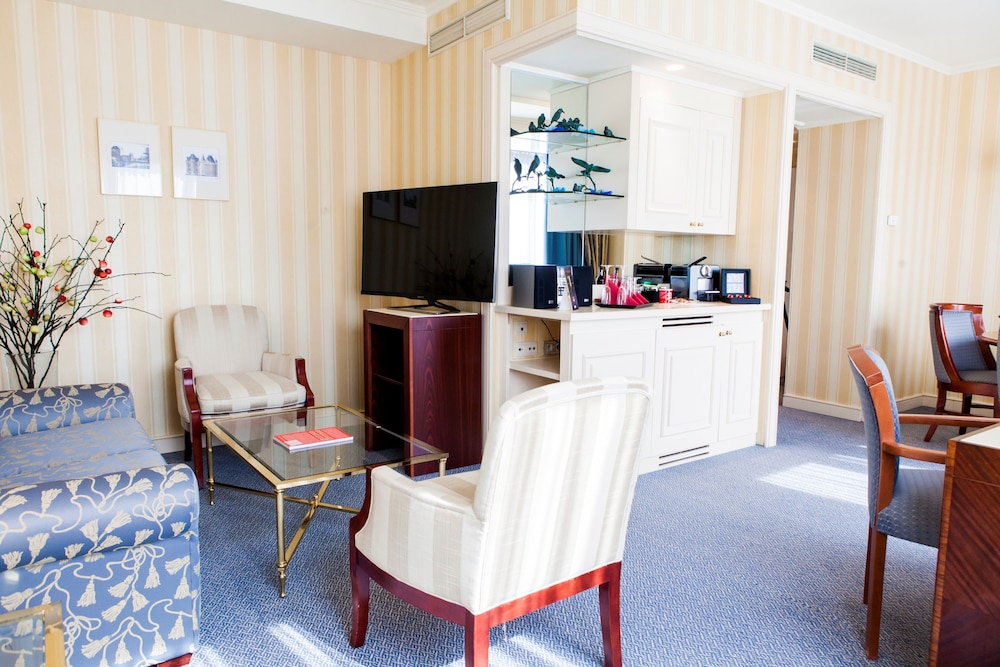 Panoramic Suite, Terrace (Ambassador) - Photo 4