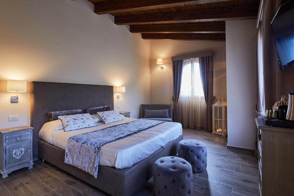 Superior Double Room - Photo 1