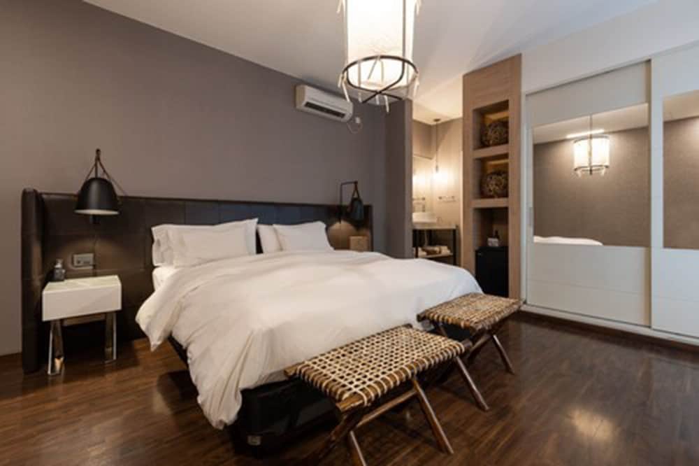 Available room