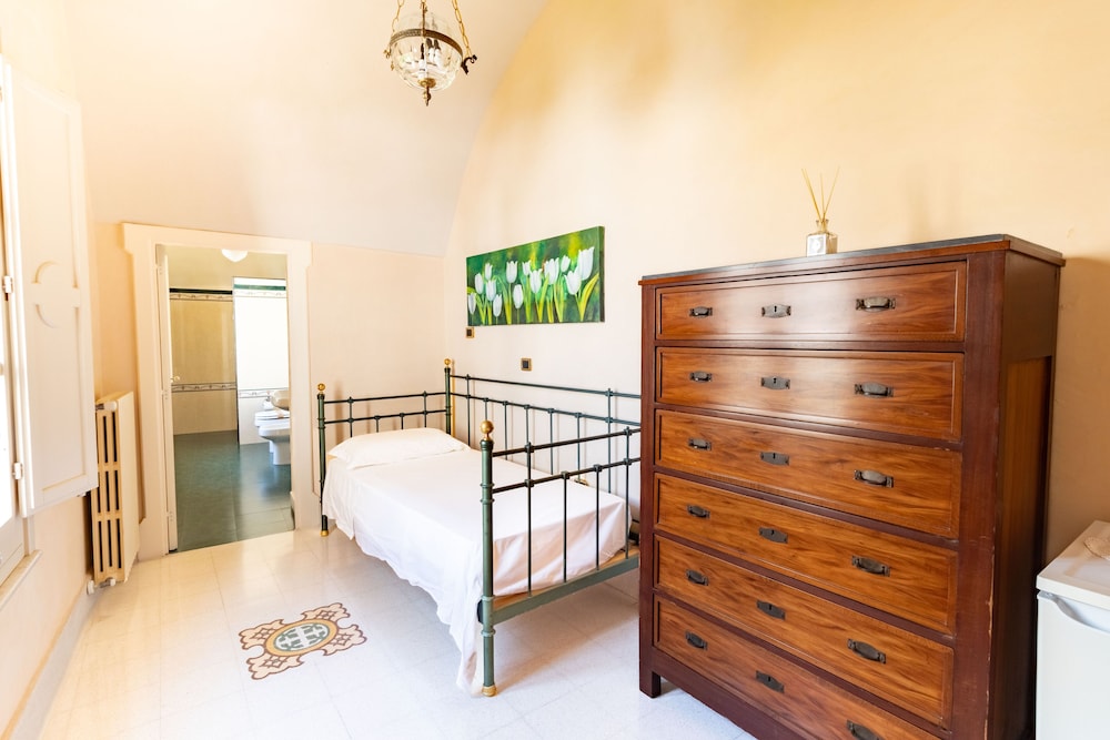 Deluxe Room, Multiple Beds photo 2