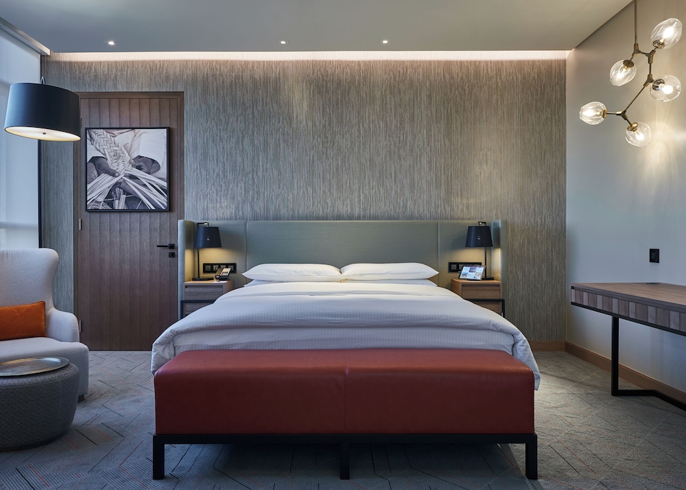 Grand Deluxe Room Community View