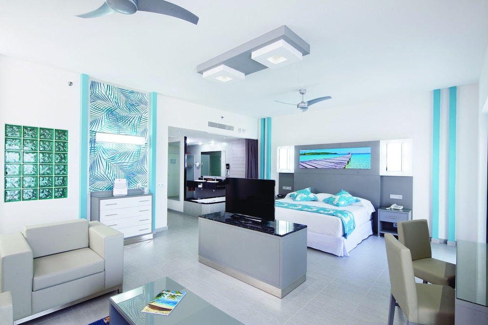Suite, Ocean View (L)